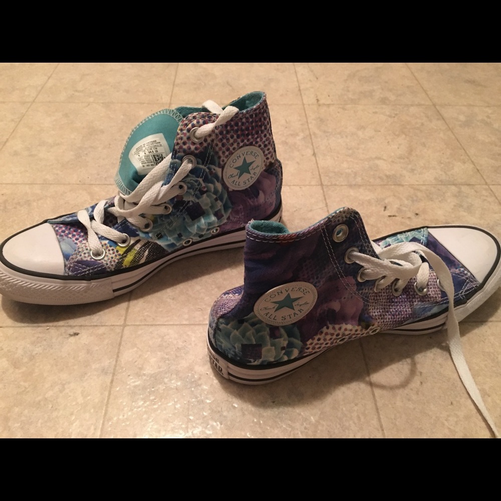 Women’s Chuck Taylor Converse All Star hi tops